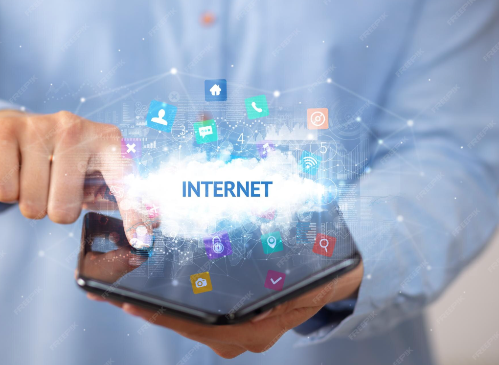 Peran Internet dalam Kehidupan Sehari-hari: Komunikasi, Informasi, & Hiburan