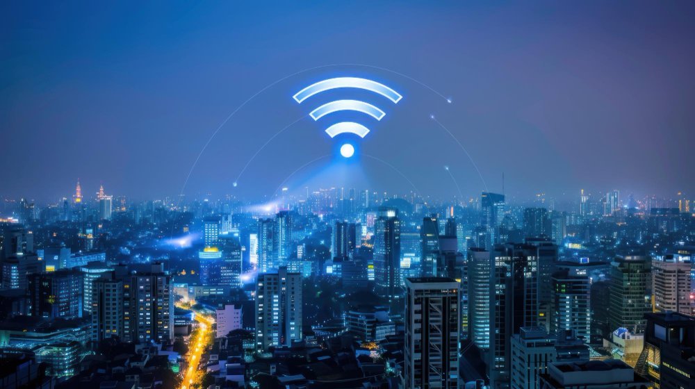 Internet Adalah: Pengertian dan Manfaatnya dalam Kehidupan Sehari-hari