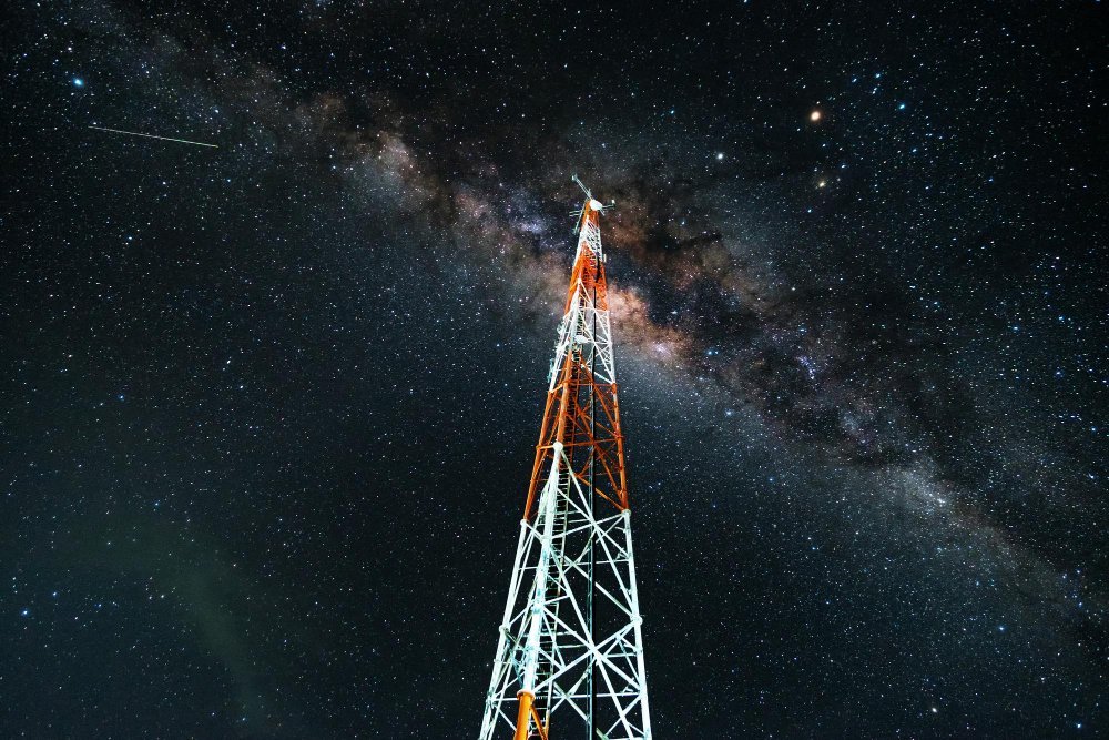 Masa Depan Satelit: Mega-Konstelasi dan Tantangan Regulasi Antariksa