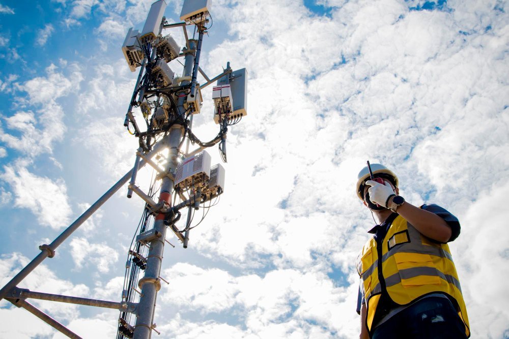 Peran Penting Satelit LEO untuk Internet Desa di Indonesia